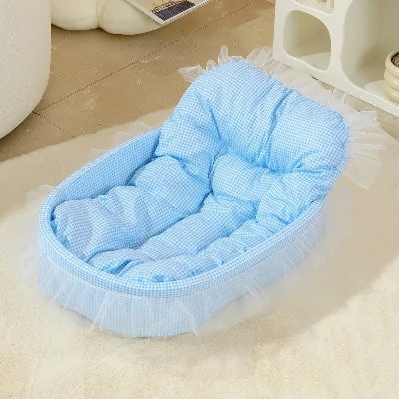 Lit pour chat Esprit Chat bleu à carreaux style princesse avec jupe en tulle et rembourrage confortable