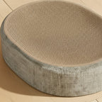 Lit griffoir Esprit Chat ovale en sisal beige avec bordure en tissu texturé pour le repos et le griffage des chats