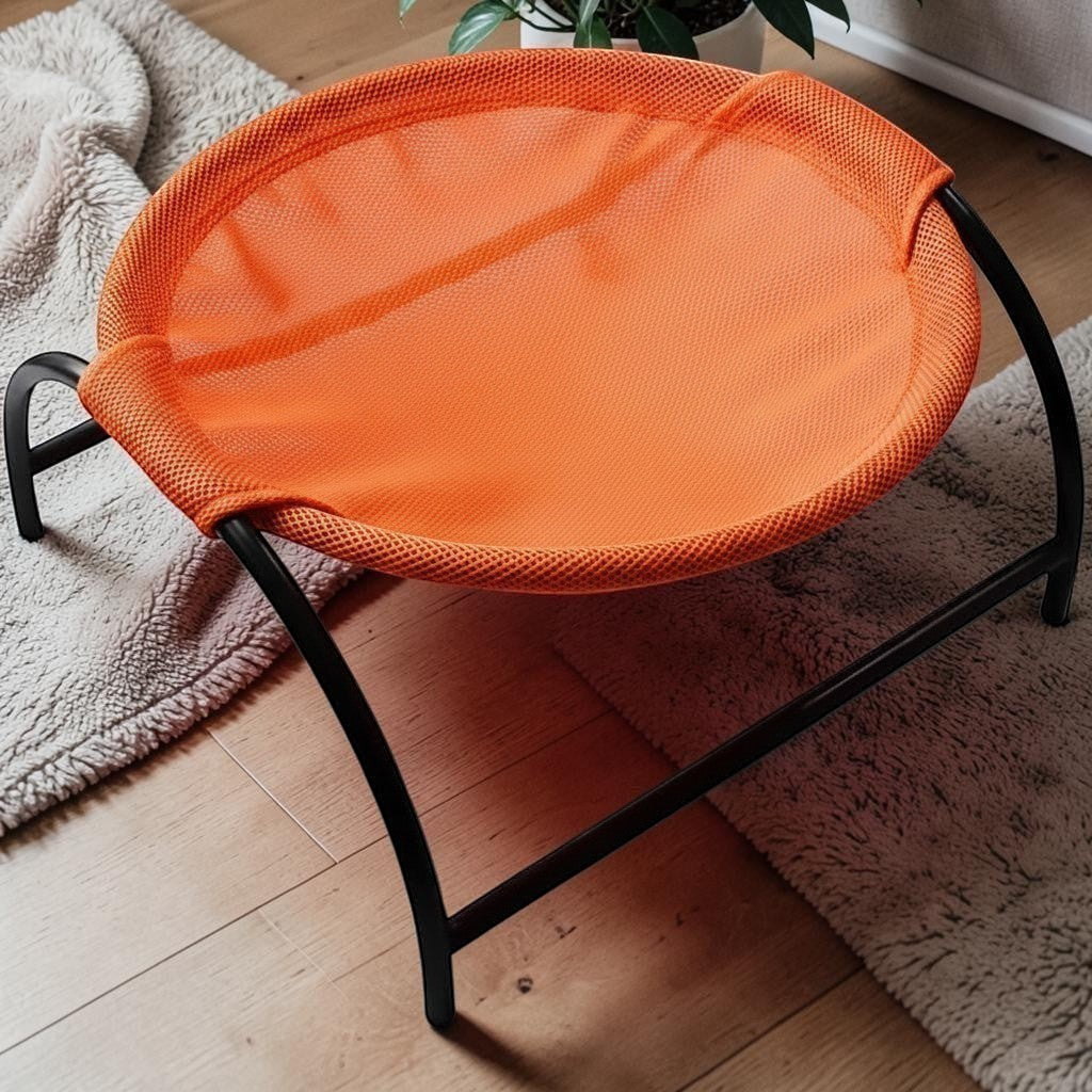 Lit hamac Esprit Chat orange en maille respirante avec structure en métal noir pour le confort des chats