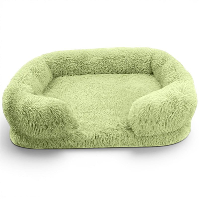 Lit en peluche vert Esprit Chat avec bords surélevés pour un confort optimal et un sommeil paisible