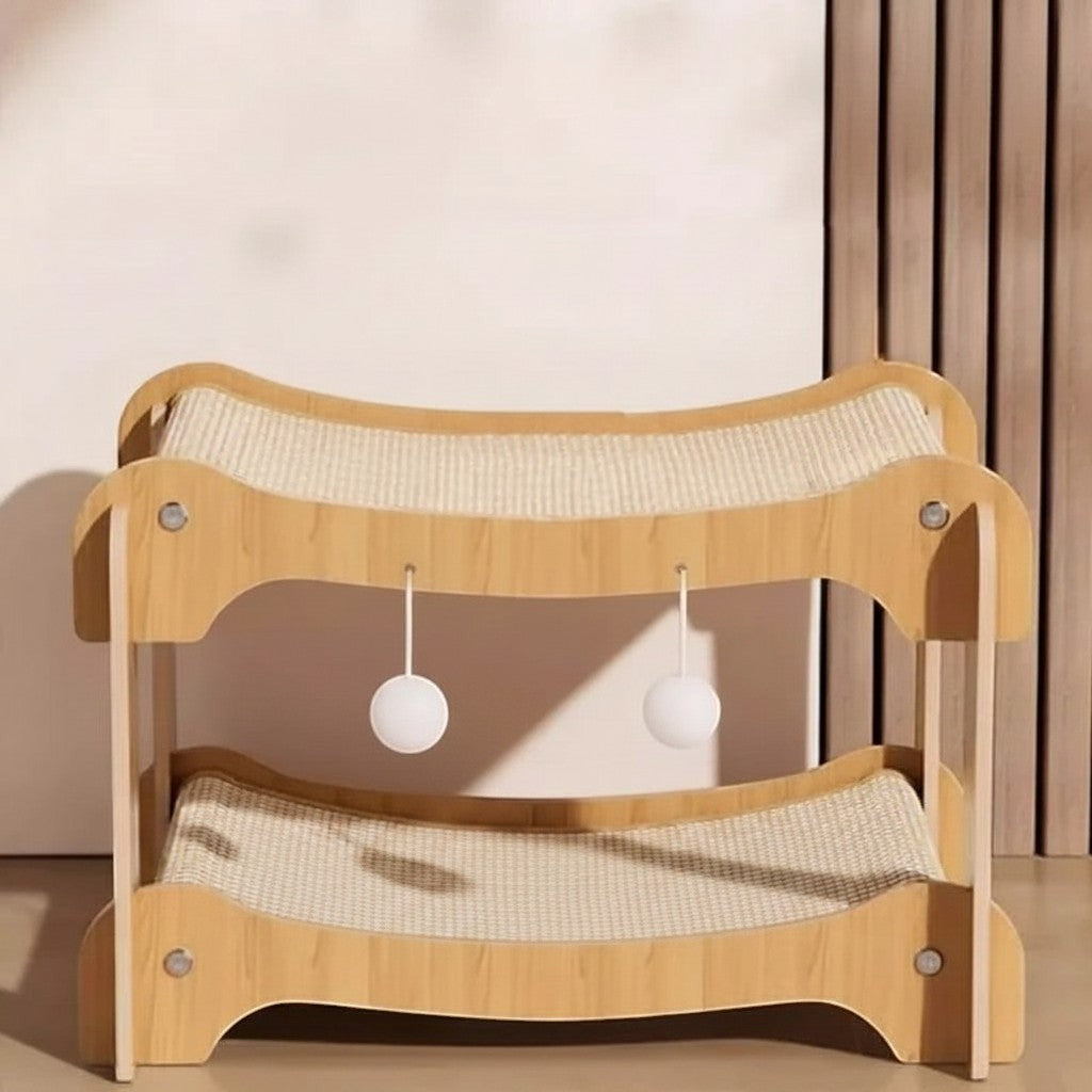 Lit superposé pour chat Esprit Chat en bois clair avec deux hamacs de repos et des jouets suspendus