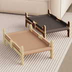 Lit pour chat Esprit Chat surélevé en bois avec tissu technique beige et marron pour un confort optimal