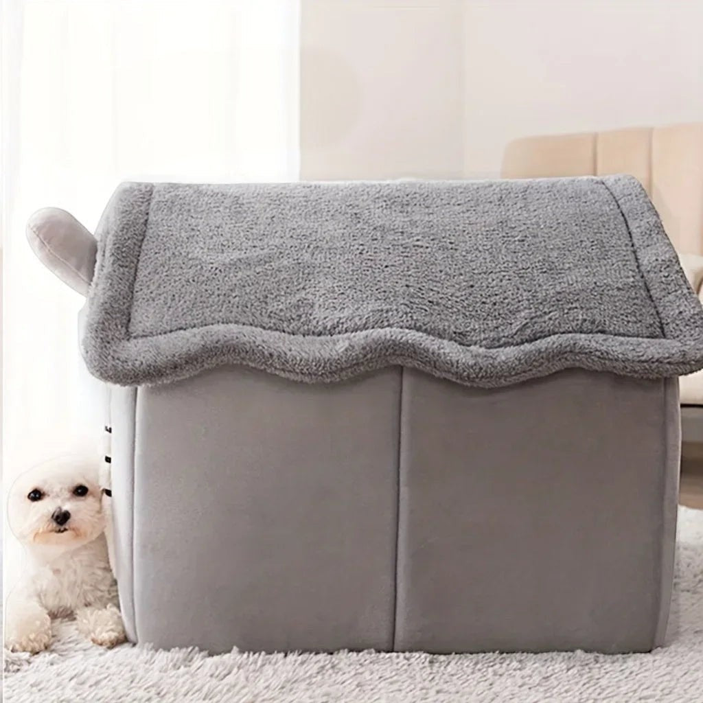 Maison pour chat Esprit Chat grise et lavable en fibre douce avec toit texturé, idéale pour le confort intérieur.