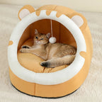 Maison pour chat Esprit Chat en coton beige en forme de tête d'animal avec un jouet suspendu pour le confort