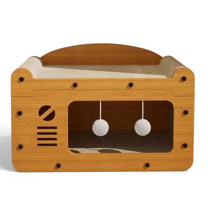 Maison griffoir pour chat en bois Esprit Chat avec surface à griffer, niche intérieure et deux balles suspendues.