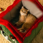 Maison de Noël pour chat Esprit Chat en peluche verte et rouge, confortable et respirante pour votre animal