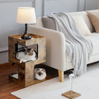 Meuble pour chat Esprit Chat en bois marron avec niches, coussins doux et lampe posée sur le dessus dans un salon