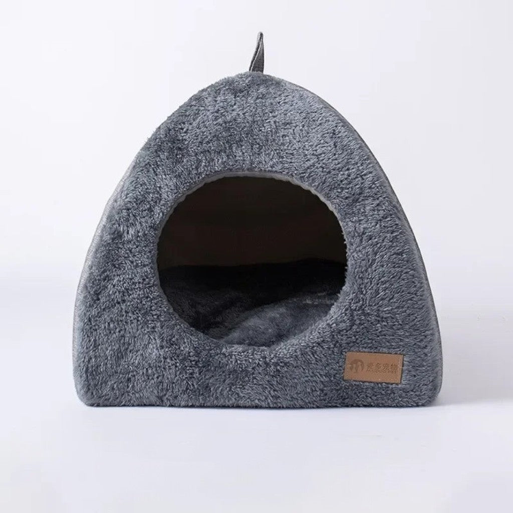 Mini tente pour chat Esprit Chat en velours gris doux, offrant un abri confortable et douillet pour votre animal.