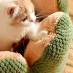 Chaton dans un panier Esprit Chat en polaire corail vert et beige en forme de fleur