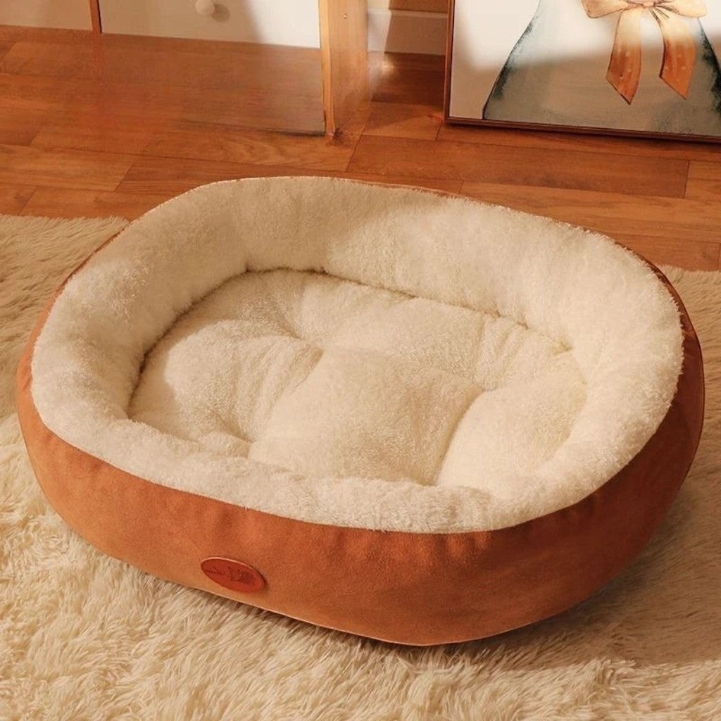 Panier Esprit Chat marron et beige en peluche douce pour chien ou chat, forme ovale confortable