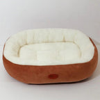 Panier pour chat Esprit Chat ovale en peluche douce marron et blanc pour un confort optimal