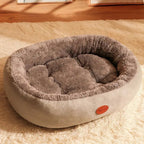 Panier nid Esprit Chat en peluche douce grise pour le confort des chats et petits chiens