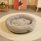 Panier nid Esprit Chat rond et moelleux en peluche grise pour le confort des chats et petits chiens