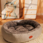 Panier nid Esprit Chat en peluche douce grise pour le confort des chats et petits chiens