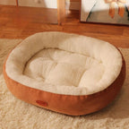 Panier nid Esprit Chat en peluche douce marron et crème pour le confort des chiens et chats
