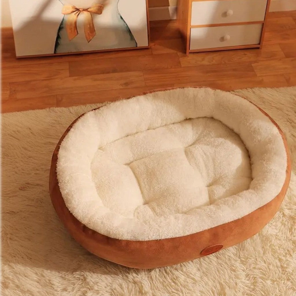 Panier Esprit Chat marron et blanc en peluche douce pour chien ou chat, forme ovale confortable