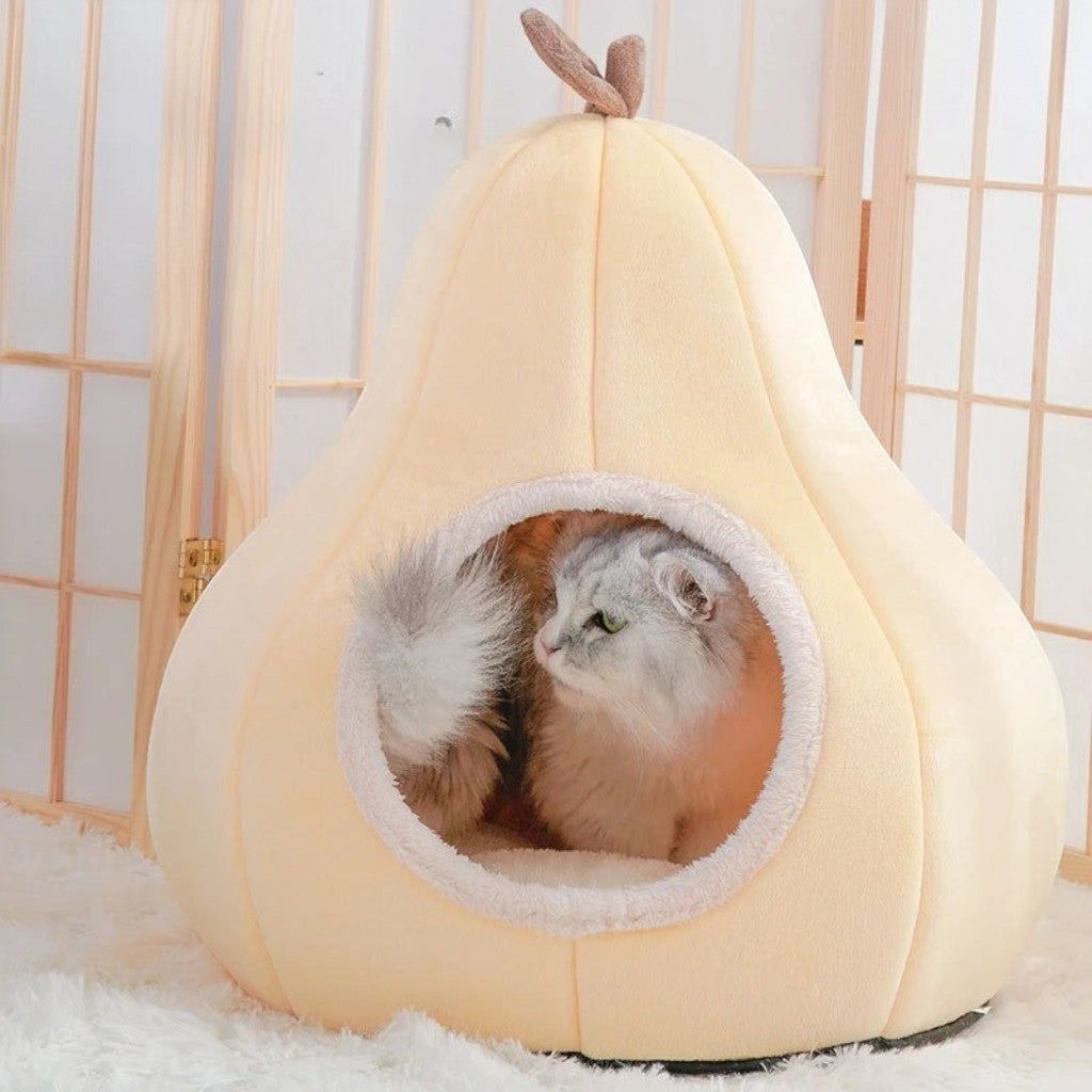 Panier Esprit Chat en forme de poire beige en peluche douce avec un chat à l'intérieur