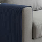Protection de canapé Esprit Chat bleu marine en nylon texturé pour éviter les griffures de chat sur le mobilier