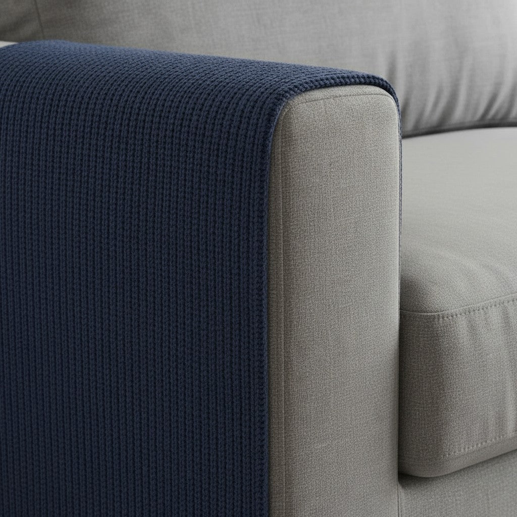 Protection de canapé Esprit Chat bleu marine en nylon texturé pour éviter les griffures de chat sur le mobilier