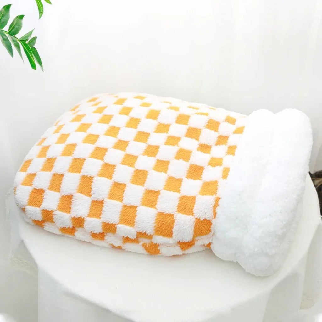 Esprit Chat maison sac pour chat en peluche douce avec motif à carreaux orange et blanc pour un confort douillet