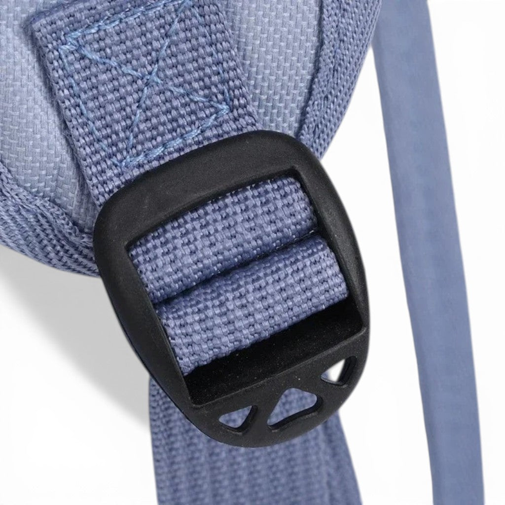 Boucle de réglage noire sur sangle en nylon bleu du sac de transport pour chat Esprit Chat