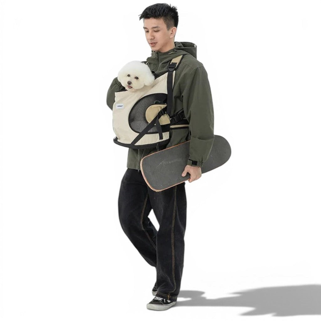 Homme portant un sac de transport Esprit Chat en nylon beige et noir pour chien sur un banc ou en marchant