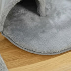 Tapis tunnel pour chat Esprit Chat en polaire corail gris, doux et confortable pour le repos et le jeu des félins.