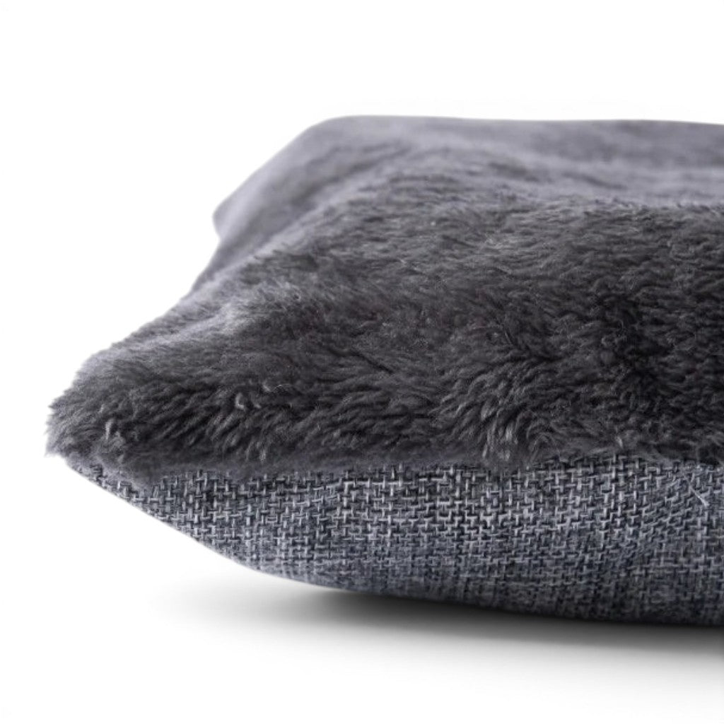 Gros plan sur la doublure en polaire douce et grise de la tente pour chat Esprit Chat, texture confortable.