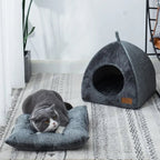 Tente pour chat Esprit Chat en velours gris avec coussin assorti pour un confort optimal dans le salon