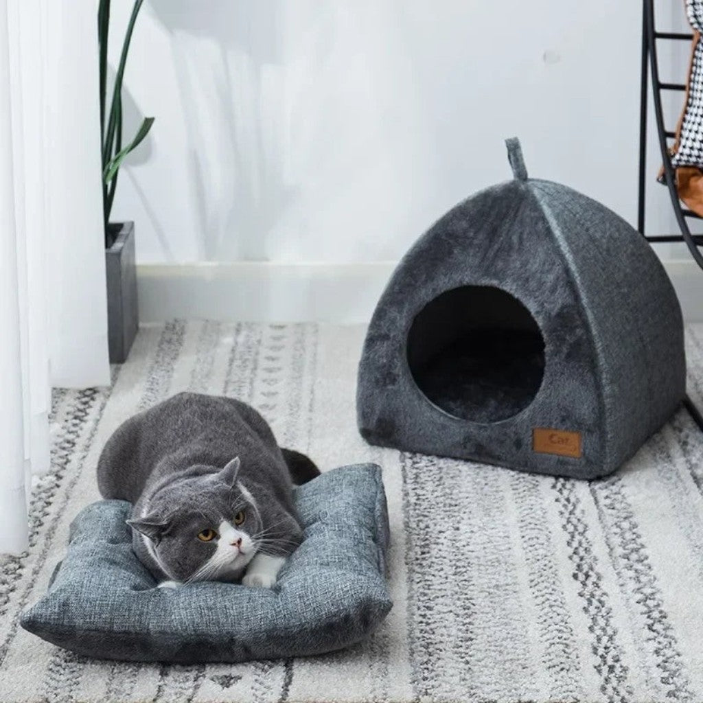 Tente pour chat Esprit Chat en velours gris avec coussin assorti pour un confort optimal dans le salon