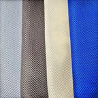 Gros plan sur les textures en maille respirante Esprit Chat pour hamac de cage, disponibles en quatre coloris