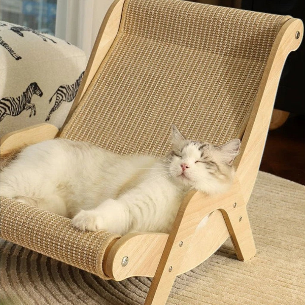 Transat griffoir Esprit Chat en bois avec surface en sisal beige pour le repos et les griffes de votre chat
