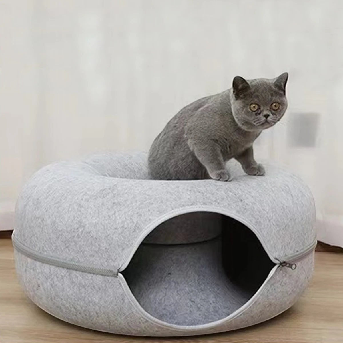 Tunnel pour chat Esprit Chat en feutre gris en forme de donut avec fermeture éclair pour le repos et le jeu