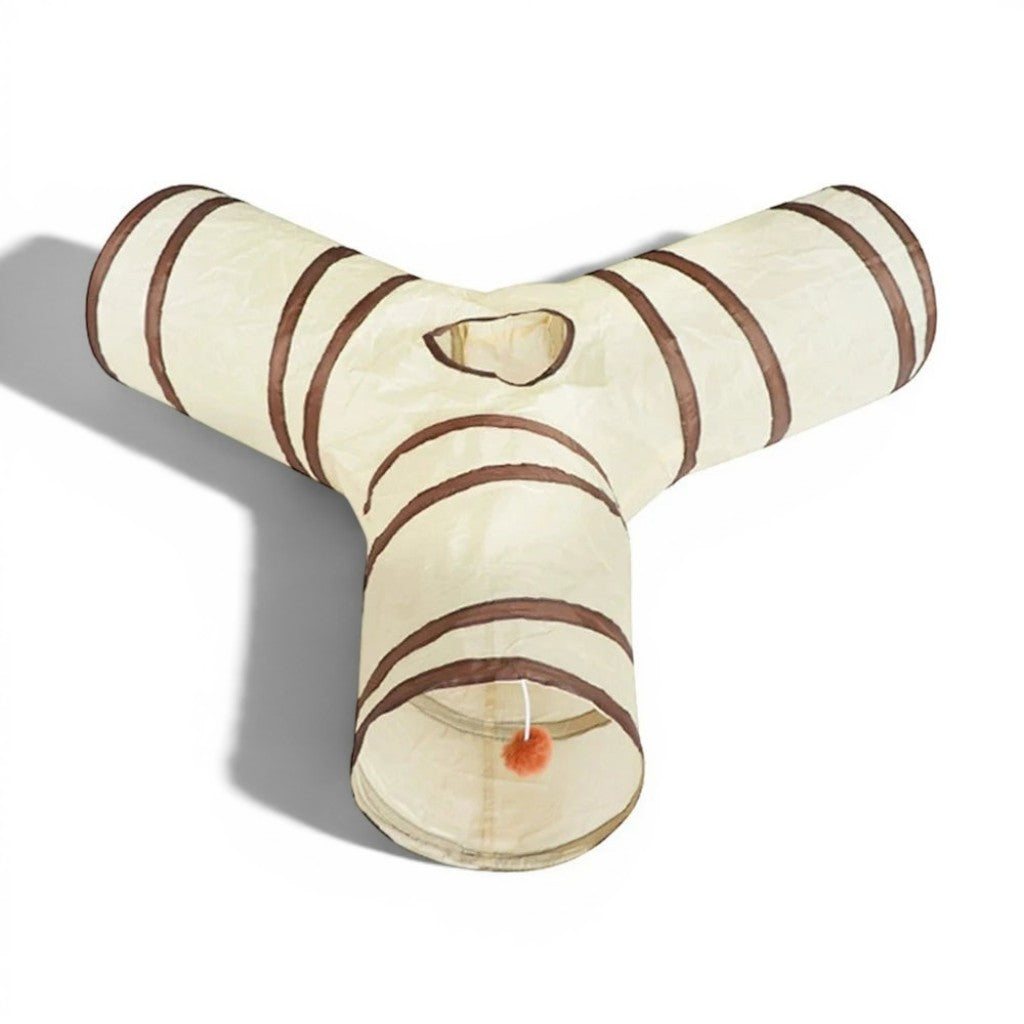 Tunnel de jeu Esprit Chat à trois branches en polyester beige et marron avec ouverture centrale et pompon suspendu