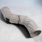 Tunnel pour chat Esprit Chat pliable en suédine beige avec ouverture latérale, idéal pour le jeu et la cachette.